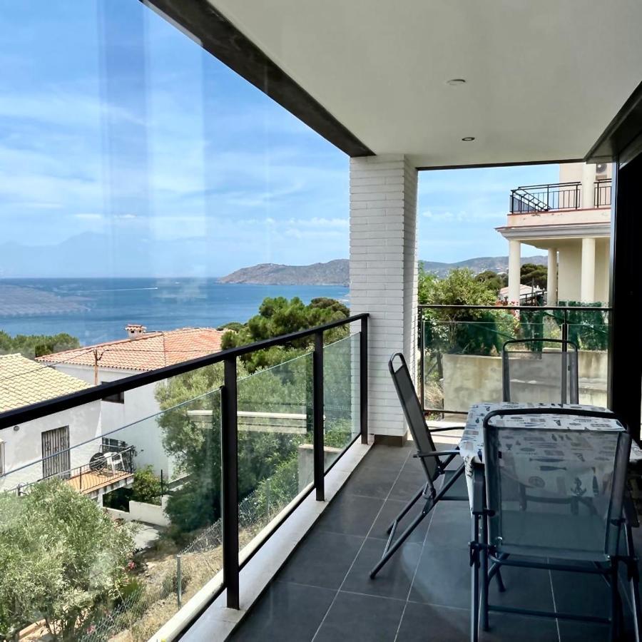 Apartment Sea View Llança Esterno foto